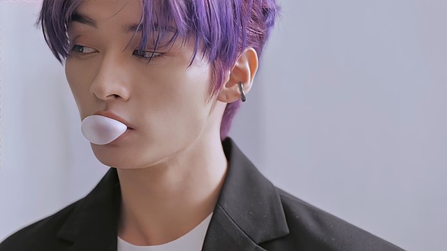 Lee Know Net Worth
